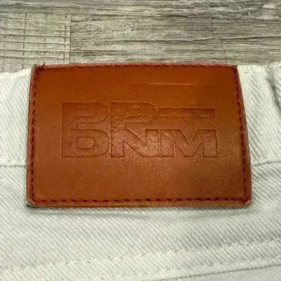 Princess Polly White Raw Hem Distressed Denim Shorty Shorts Sz 2 Boho Chic - Picture 7 of 13